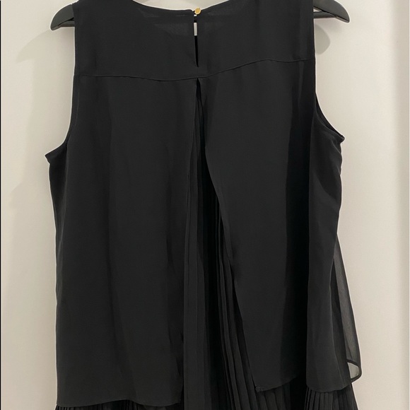 😁Black tank top with folds in the back and bottom - Picture 2 of 4